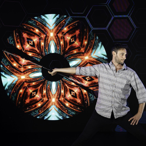 Be the staff master with Visual Poi V5 MAXI