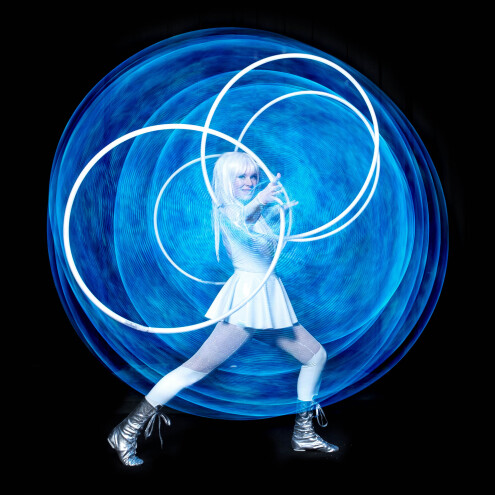 Jessica from Spin Starlets spinning Visual hoops