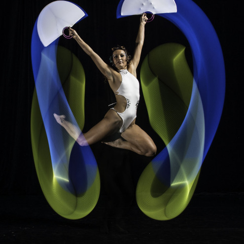 20181120_MoonFansPetraSkodova_029Play with the great LED light fans