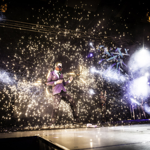 Pyrotechnic boom spinning Dragon Staff for pyrotechnics
