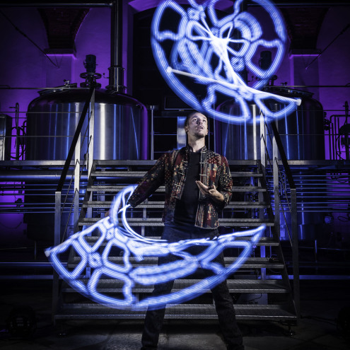 Lumi Staff – LED staff programmable to the music