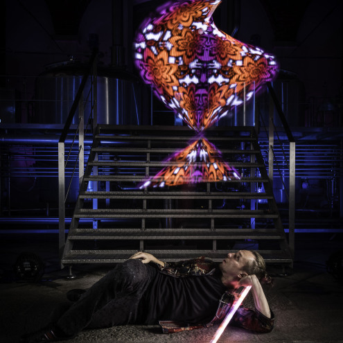 Lumi Staff – spin, juggle and play