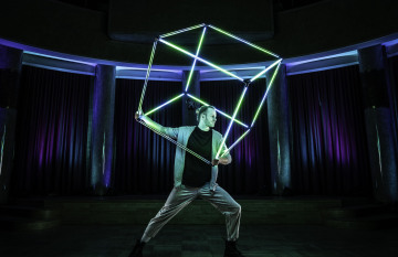 LED LUMI CUBE spining programmable pixel