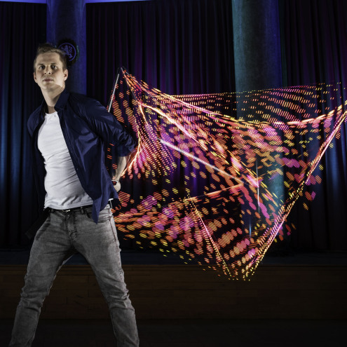 Lumi LED pyramid tetrahedron